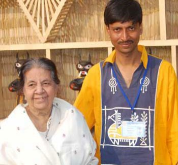 Singer Juthika Roy with Partha Nag at Nicwon Sanskritic Mela '10